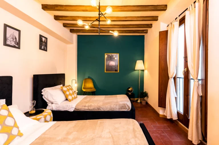 Twin bedroom, apartment on Via della Pergola, Florence