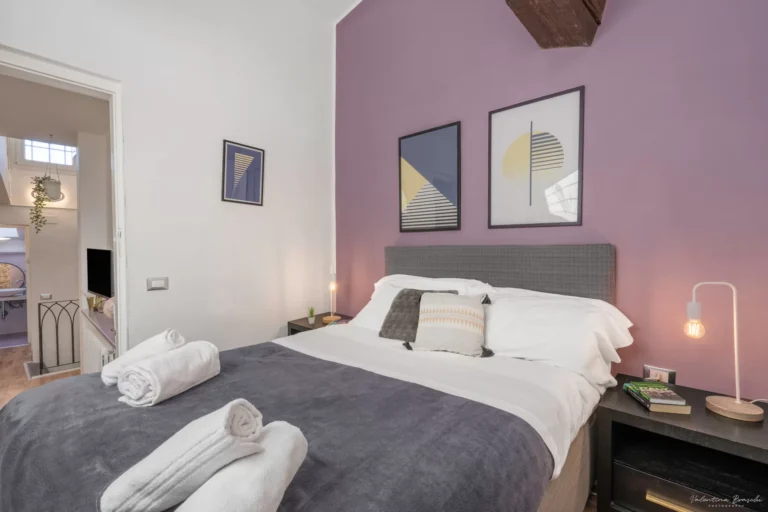 Bedroom, apartment on Borgo dei Greci, Florence